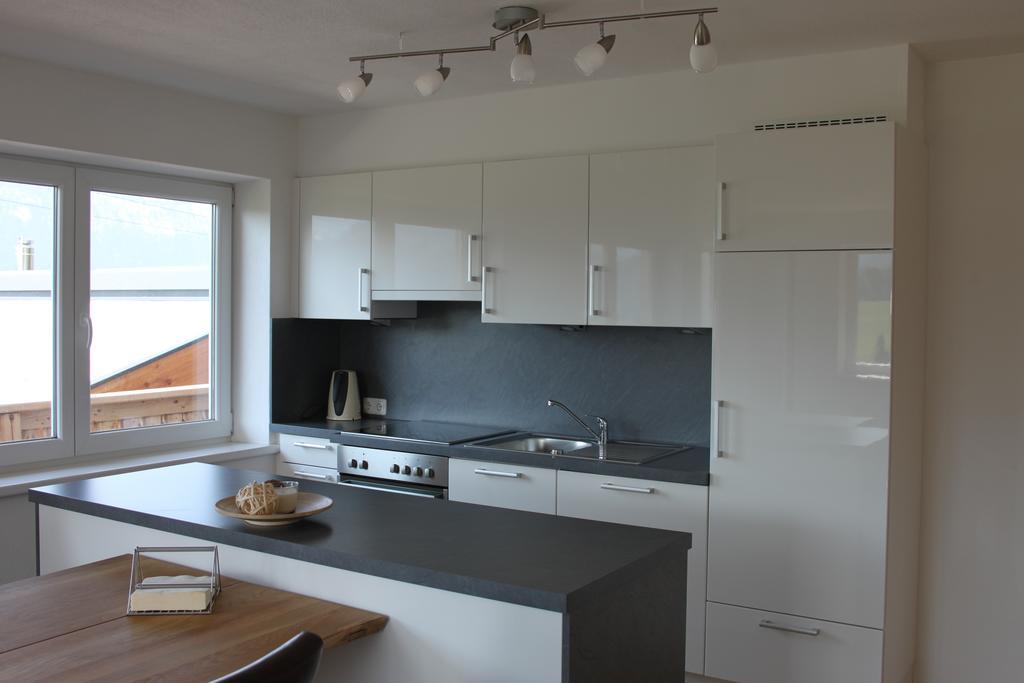 Apartment Am Birkenweg Oberndorf in Tirol Zimmer foto
