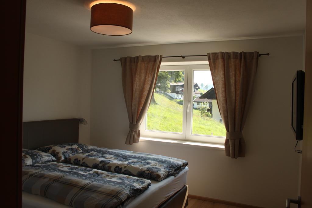 Apartment Am Birkenweg Oberndorf in Tirol Zimmer foto